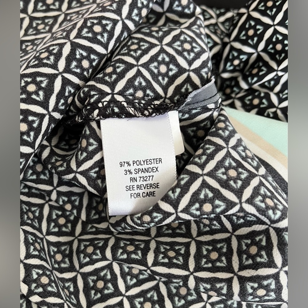 Dana Buchman Black w/Mint & Peach PatternedTunic Button Down Blouse; Size 12 - Picture 5 of 9